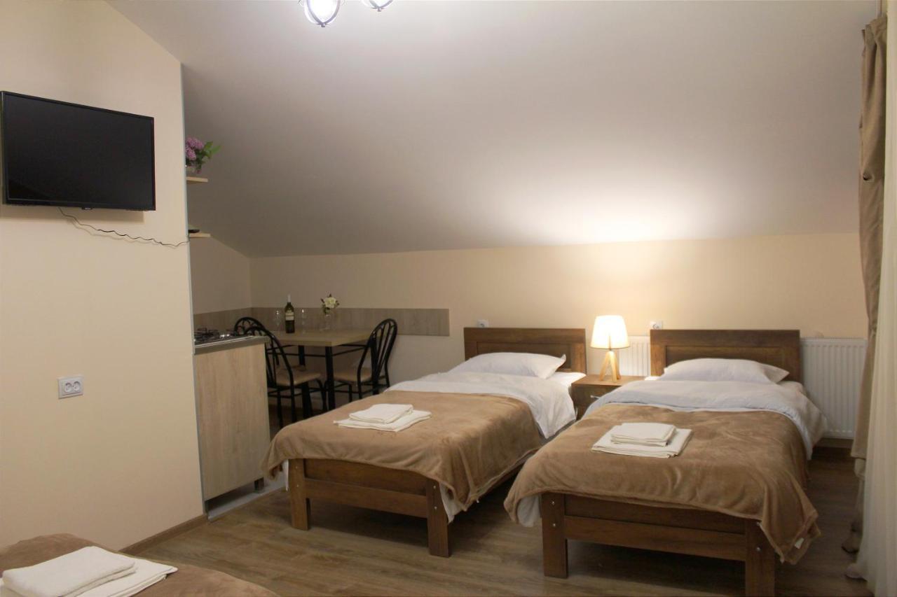 Nitsa Guest House Gori Exterior foto