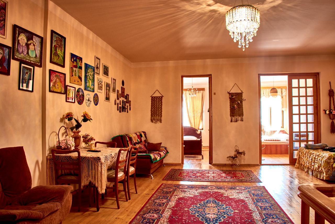 Nitsa Guest House Gori Exterior foto